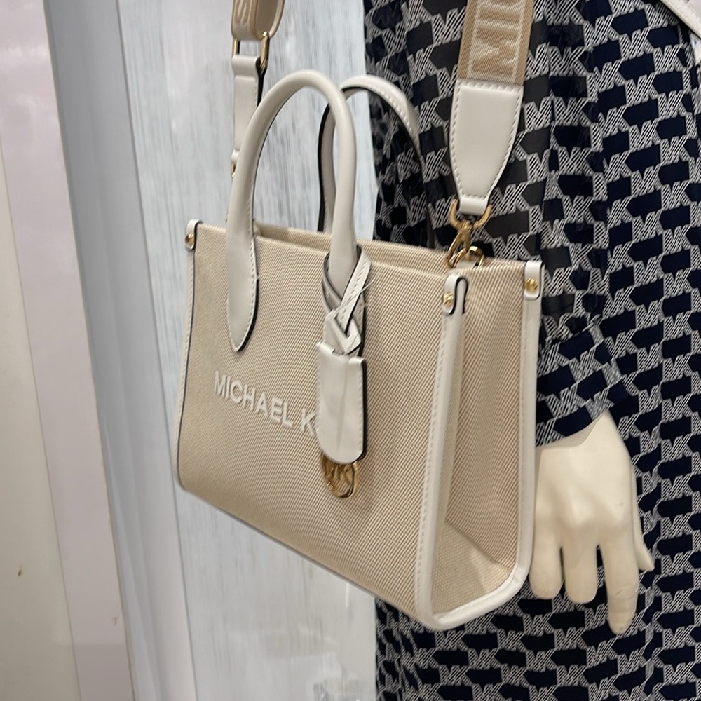 Michael Kors Mirella Small Shopper Top Zip Logo Crossbody XBODY
Optic White
NW - Picture 15 of 16